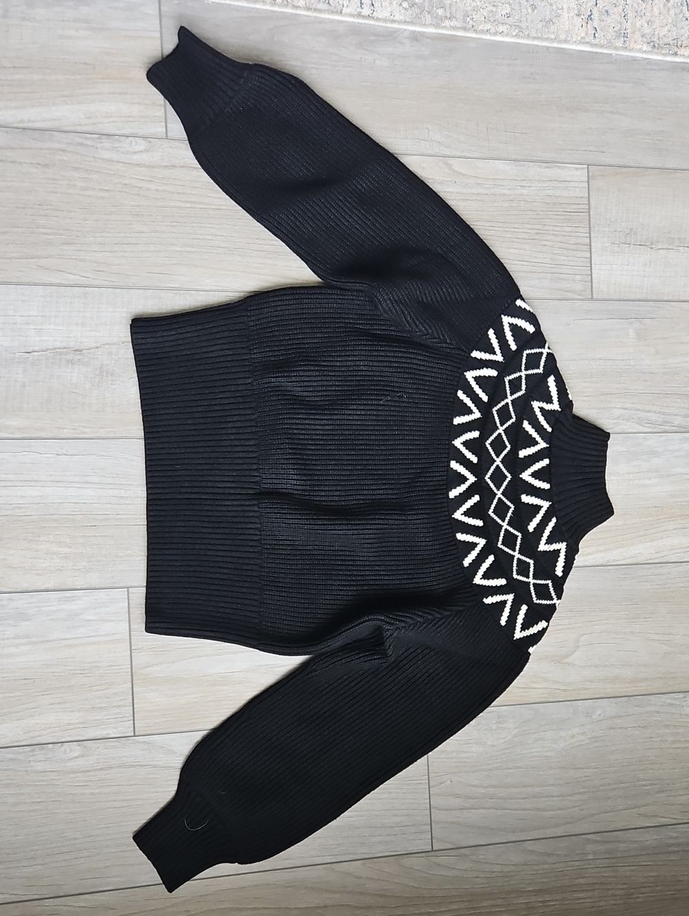 Varley Sweater - Picture 10 of 11
